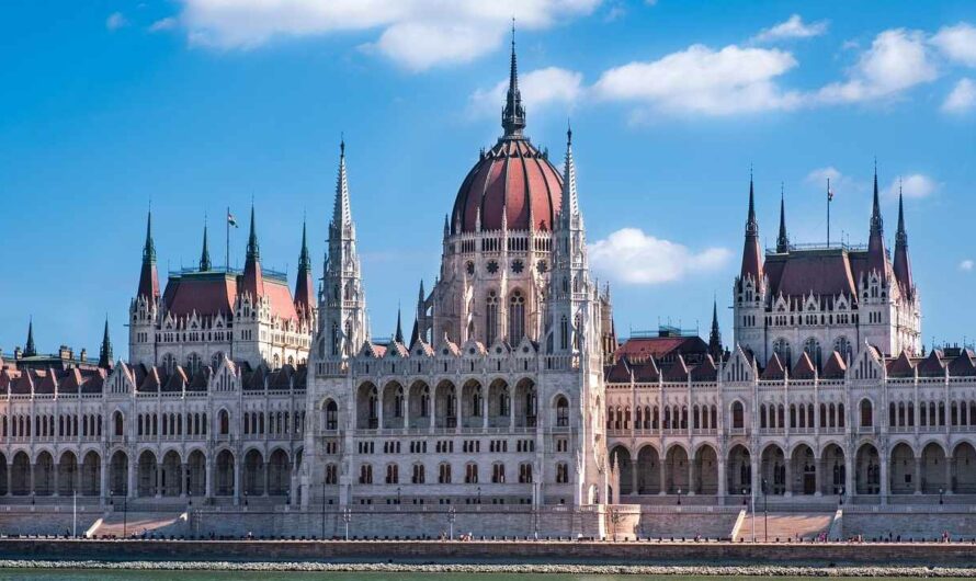 Parlamento di Budapest: orari, prezzi, visite e come acquistare i biglietti