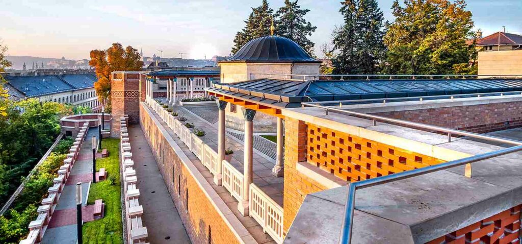 Mausoleo Gul Baba Esterno