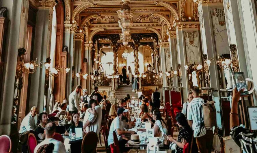 New York Cafè Budapest: come prenotare e cosa mangiare?